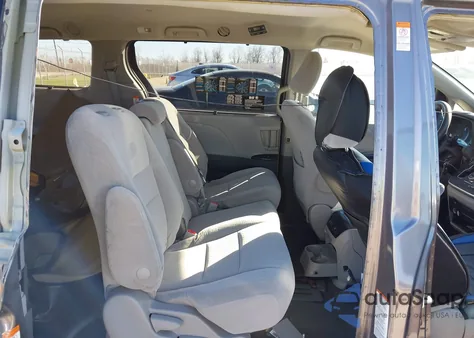 2020 Toyota Sienna Le из США, поврежденный, VIN 5TDKZ3DC0LS059460